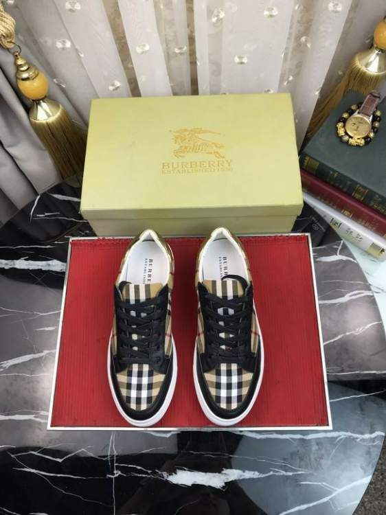 Picture of Burberry Shoes _SKUBurberrysz38-44ngh02521979